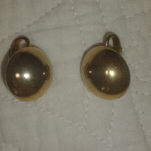 Vintage Trifari Gold Clip-On Earrings